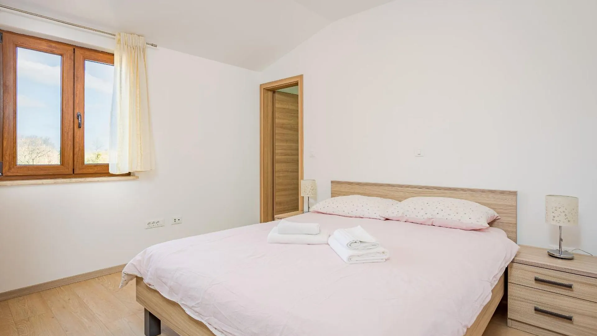 Villa Ana For 12 Persons With Private Saltwater Pool Jursici